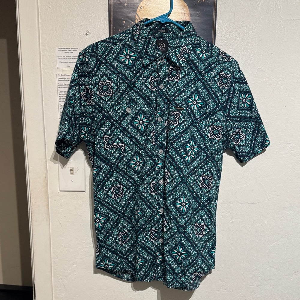 Volcom Men's Blue and Black Geometric Button Up Shirt
